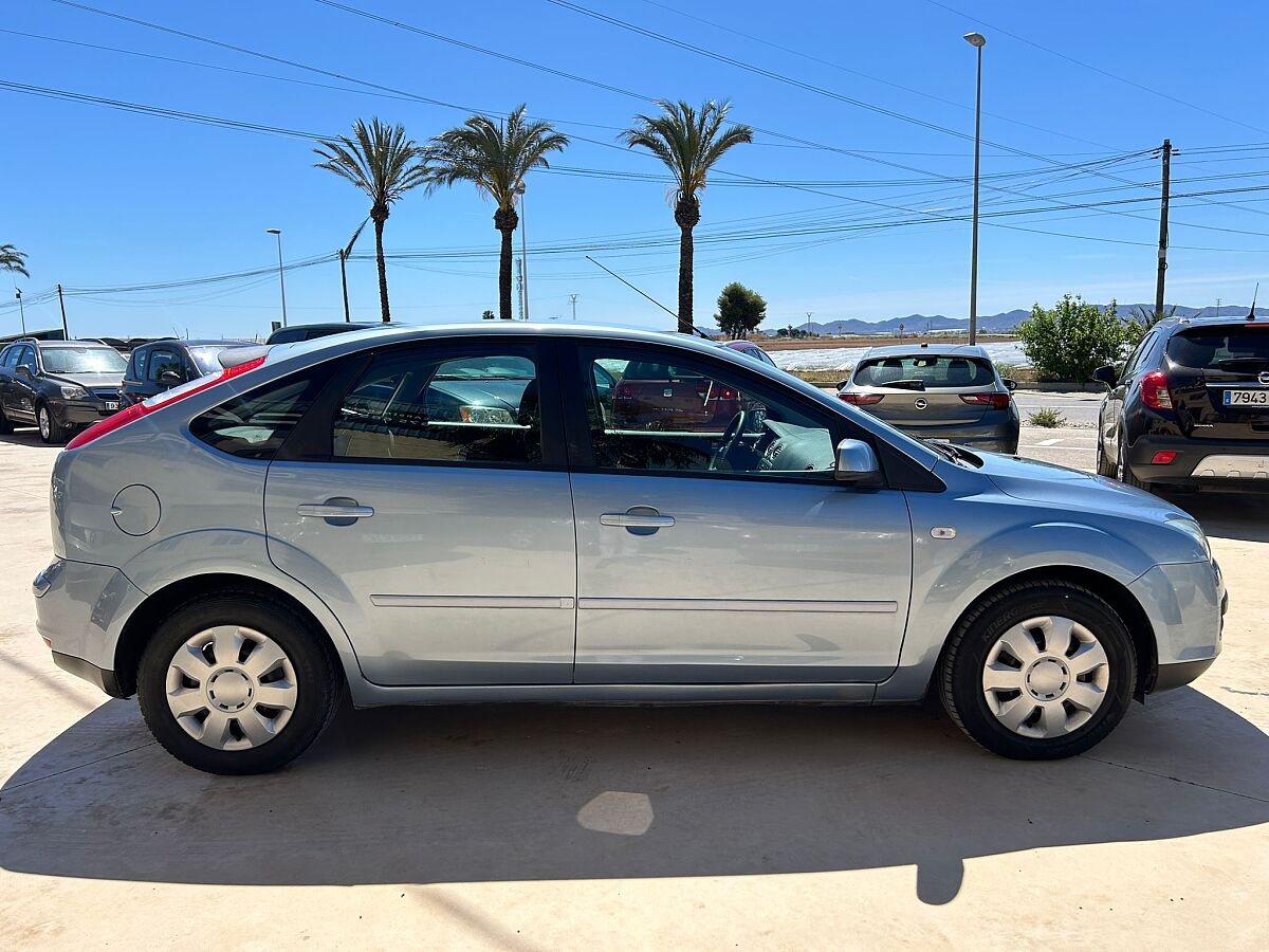 FORD FOCUS TREND 1.6 AUTO SPANISH LHD IN SPAIN ONLY 60000 MILES SUPERB 2007